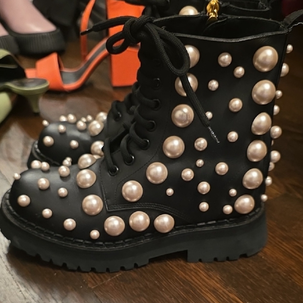 Moschino Black Leather Boots with Pearl Details - Picture 3 of 7